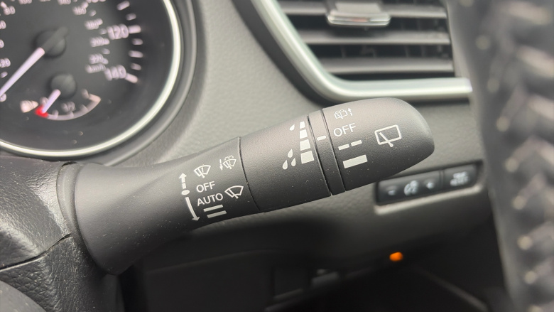 Nissan Qashqai 1.3 DiG-T N-Connecta 5dr Petrol Hatchback